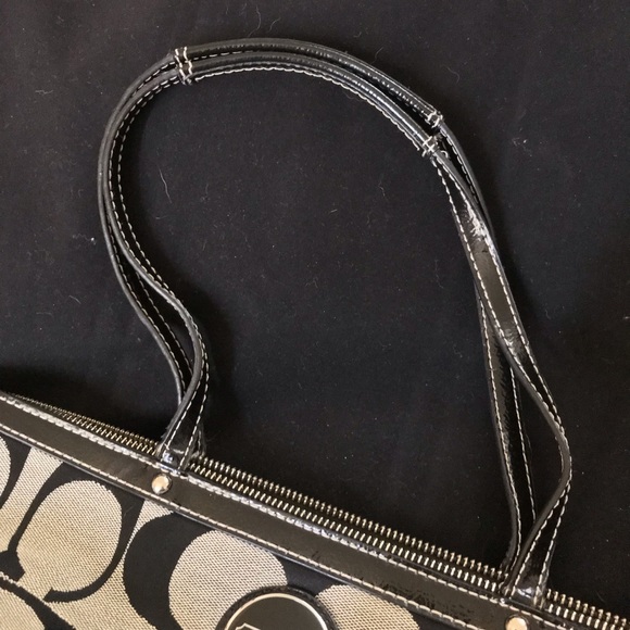 HP👜🎉 Coach Signature Striped Tote Gray / Black - Picture 4 of 8